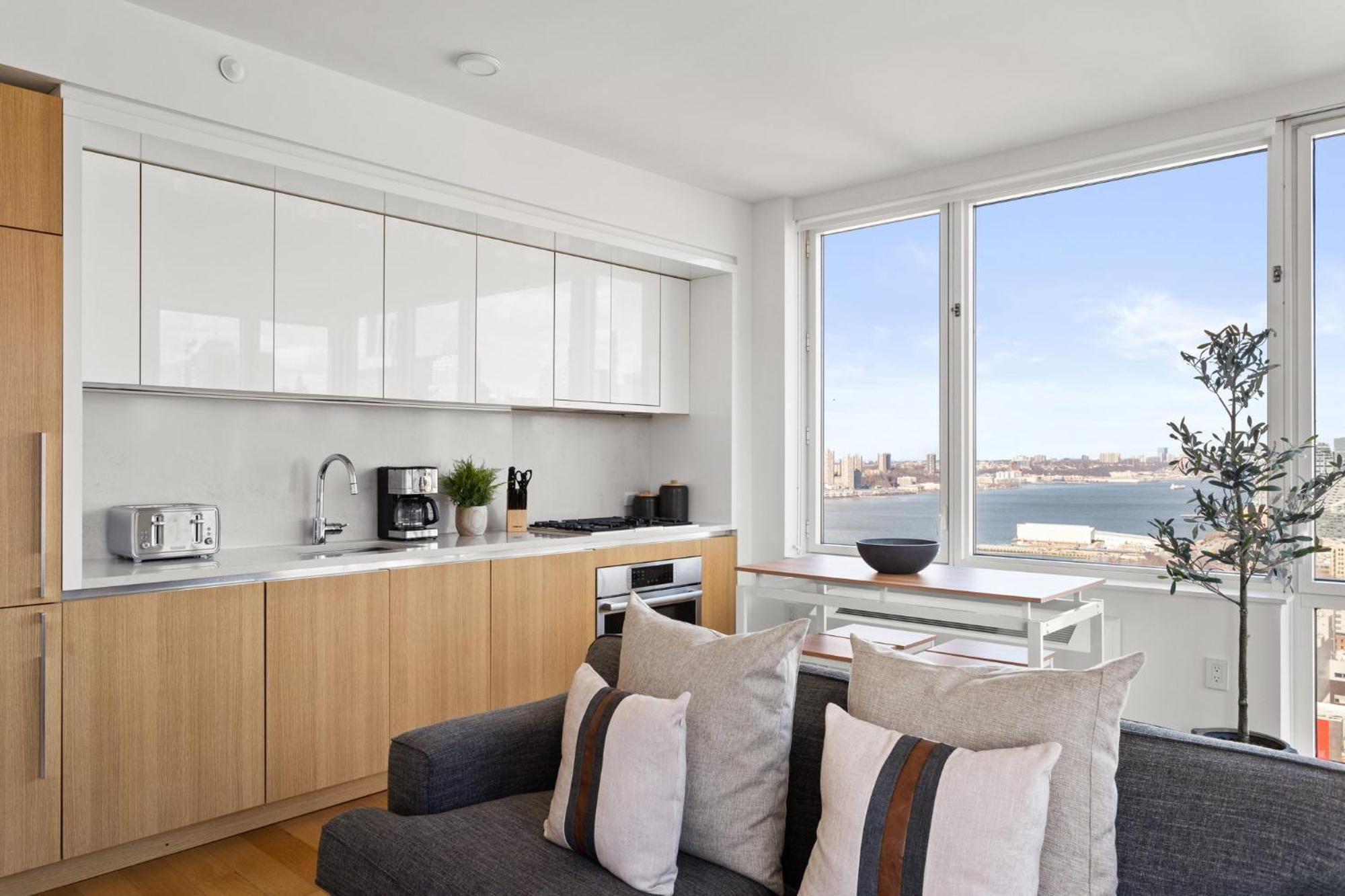 Stunning Luxe 1bd 1bath *